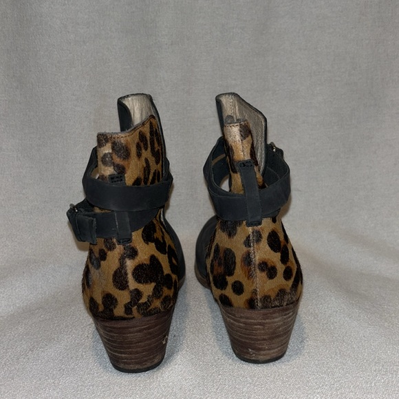 BODEN women’s black leather and cheetah heeled ankle boot size 39 - Picture 5 of 8